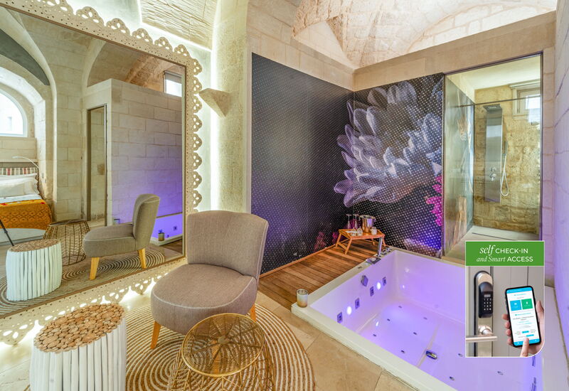 Corte Dei Granai Raro Rooms Collection - Maiorca Deluxe Room with Bath Tub - Borgo Bianco